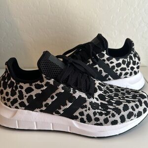 Adidas Swift Run Athletic Running Black White Leopard Sneakers Womens